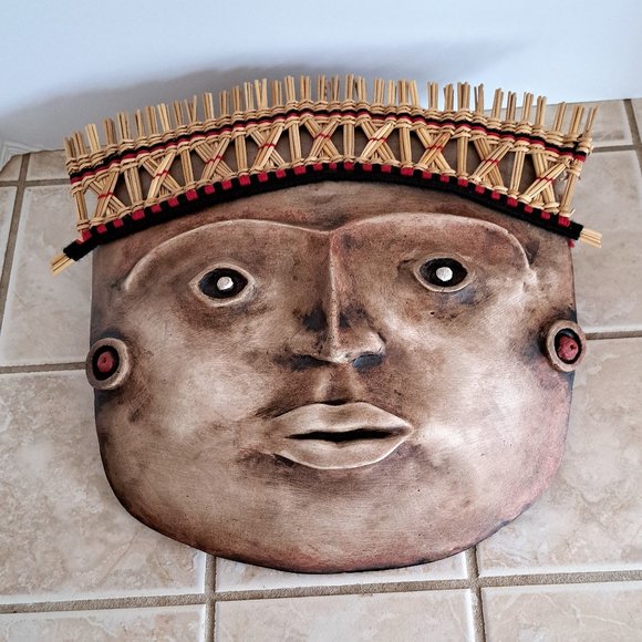 Lambayeque funeral mask from Peru. - Picture 2 of 4